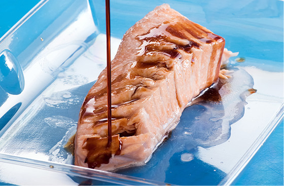 写真:つい塩分を摂り過ぎてしまう